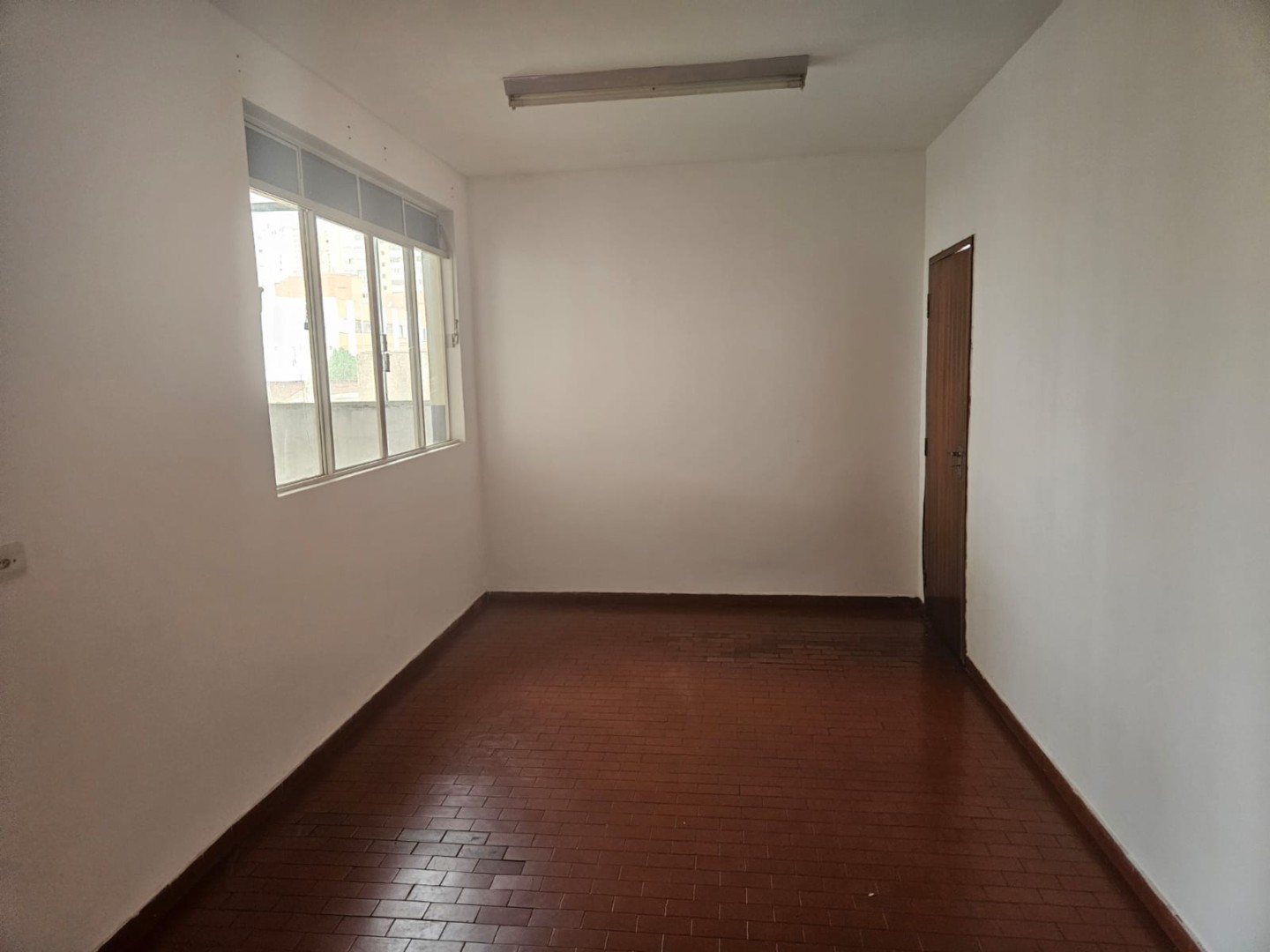 Apartamento para locacao no Centro em Londrina com 170m² por R$ 1.700,00