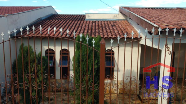 Casa para venda no Conjunto Parigot de Souza em Londrina com 0m² por R$ 300.000,00