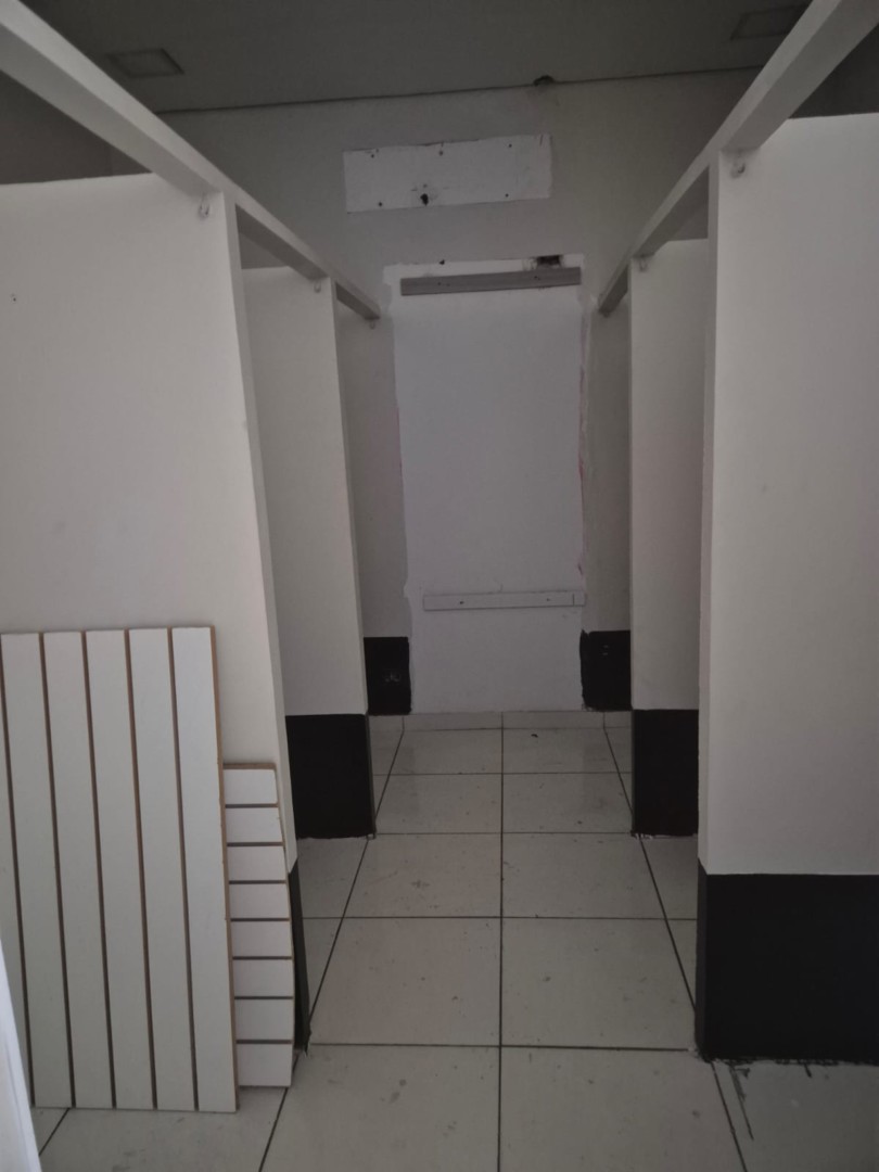 Salão para locacao no Centro em Londrina com 0m² por R$ 4.000,00