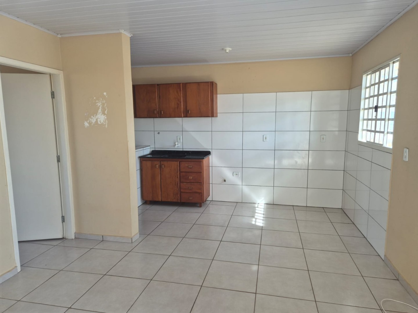 Sobrado para locacao no Esperanca em Londrina com 35m² por R$ 800,00