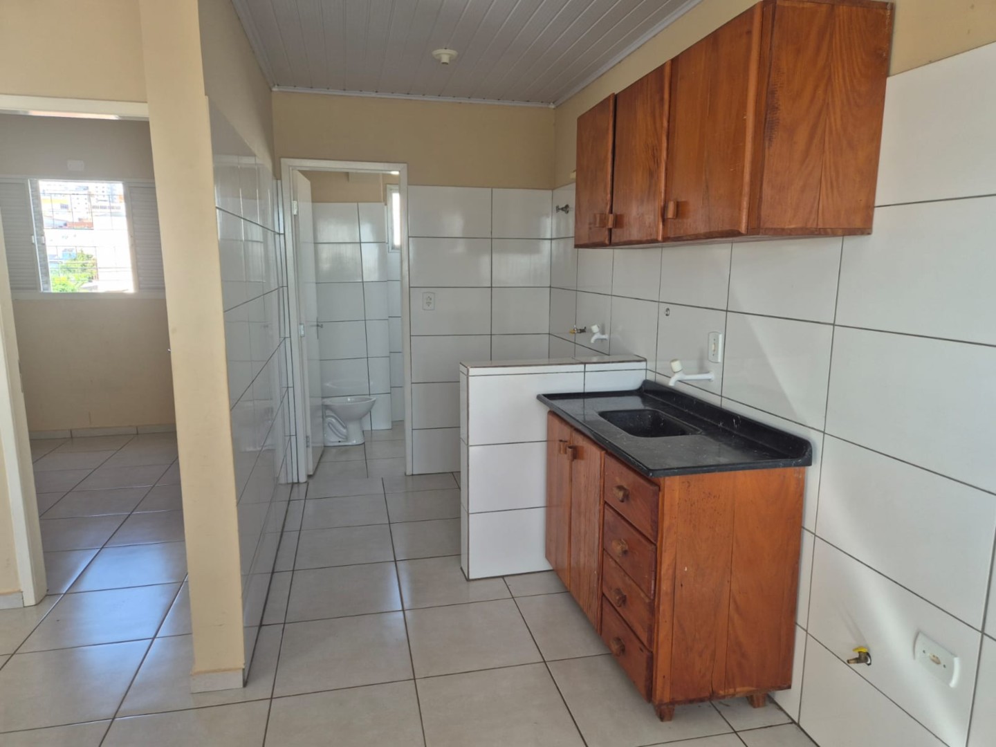 Sobrado para locacao no Esperanca em Londrina com 35m² por R$ 800,00