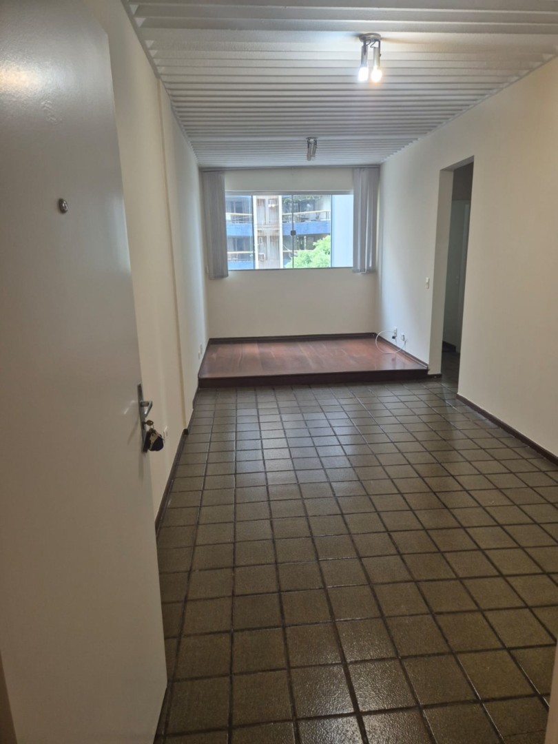 Apartamento para locacao no Centro em Londrina com 0m² por R$ 2.500,00