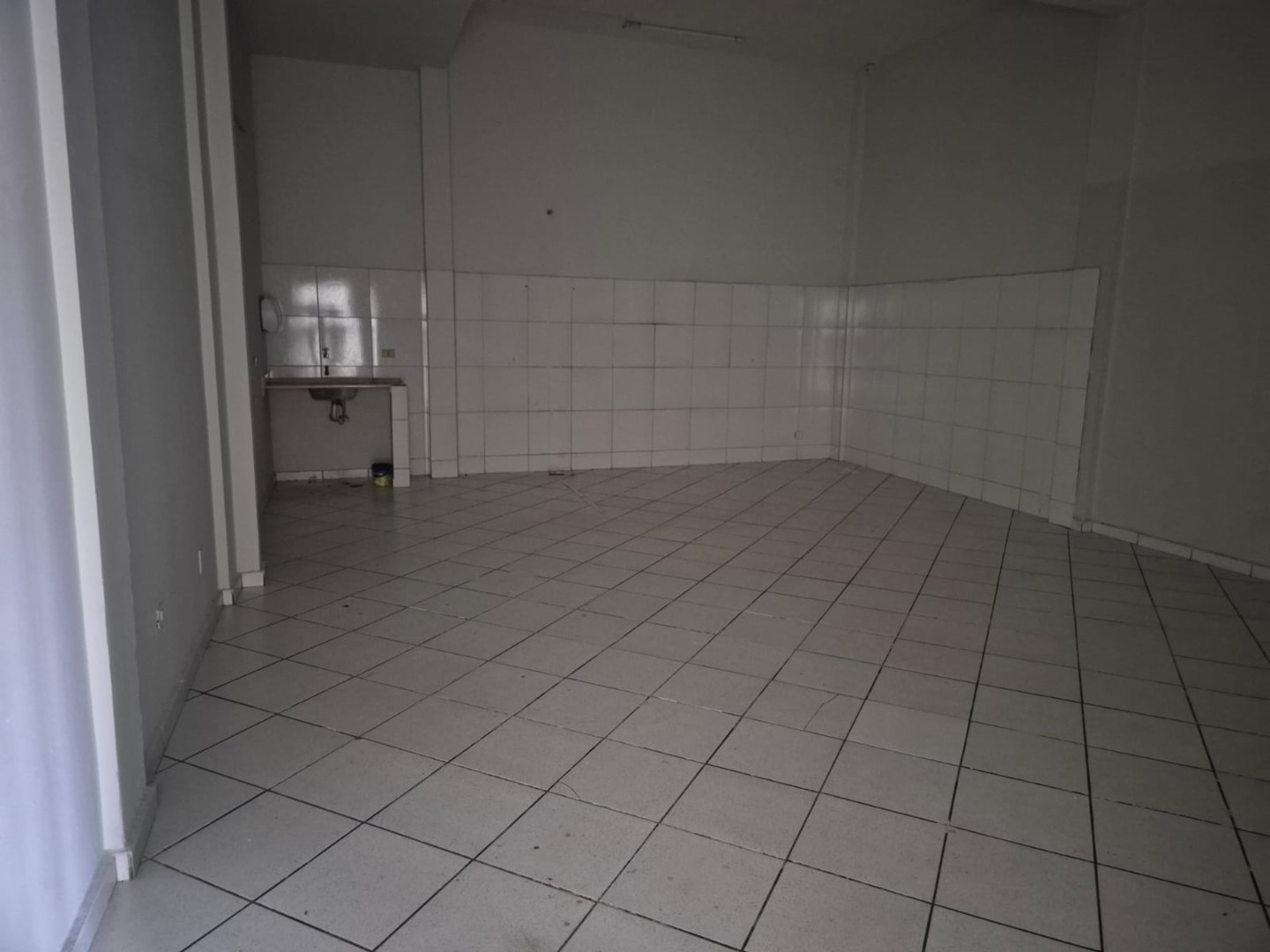 Salão para locacao no Igapo em Londrina com 0m² por R$ 2.800,00