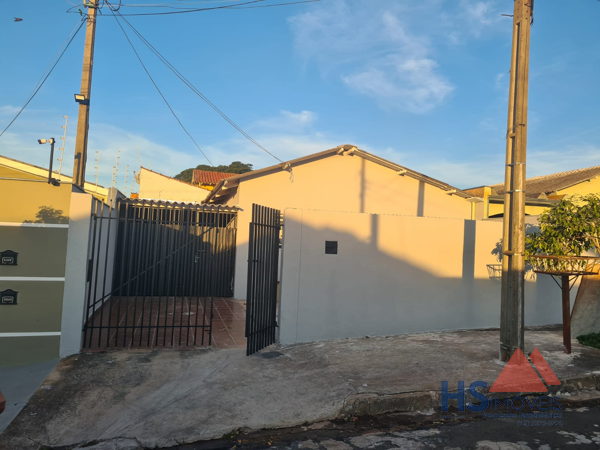 Casa para venda no Conjunto Parigot de Souza em Londrina com 80m² por R$ 200.000,00