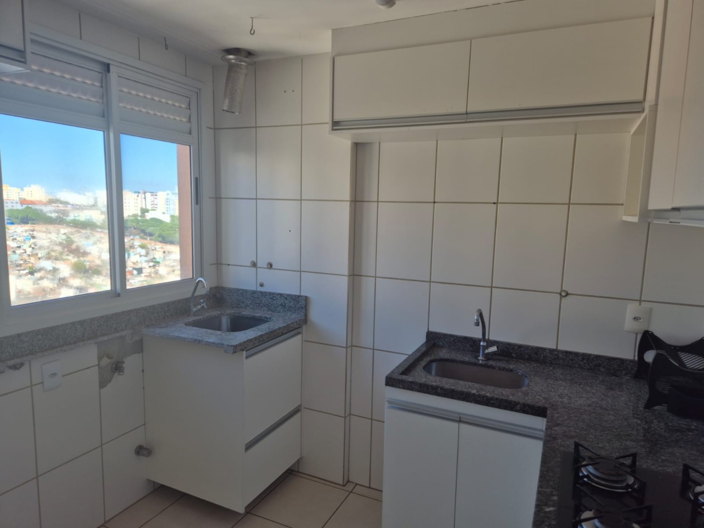 Apartamento para locacao no Centro em Londrina com 0m² por R$ 1.800,00