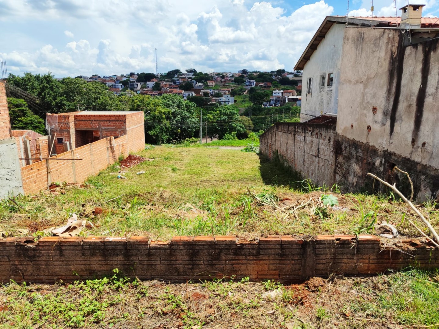 Terreno para venda no Columbia em Londrina com 0m² por R$ 95.000,00