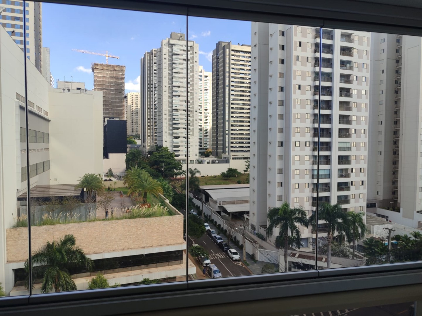 Apartamento para locacao no Gleba Fazenda Palhano em Londrina com 0m² por R$ 5.500,00