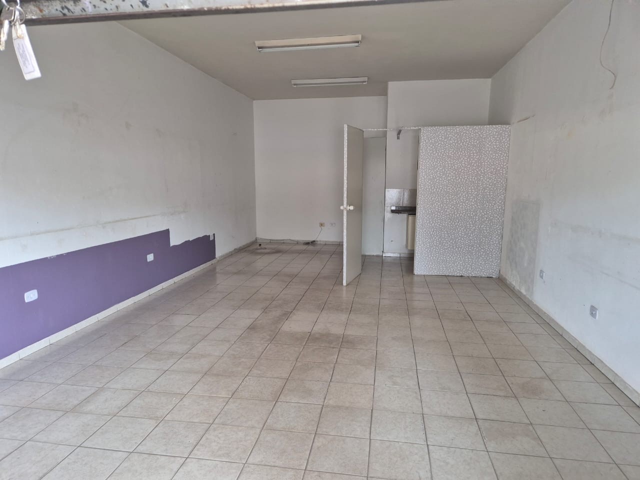 Salão para locacao no Antares em Londrina com 80m² por R$ 1.100,00