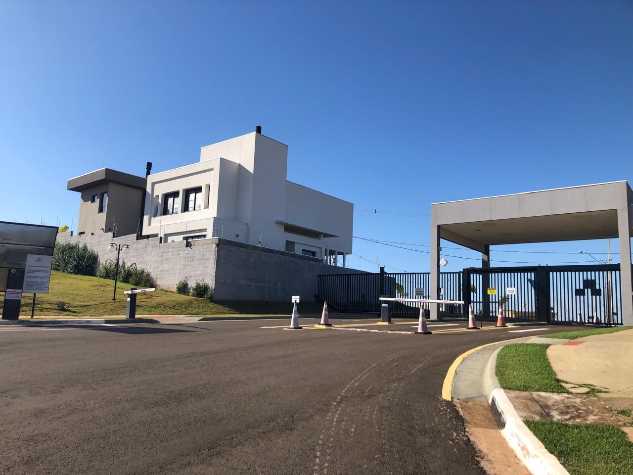 Terreno para venda no Jardim Morumbi em Londrina com 0m² por R$ 290.000,00