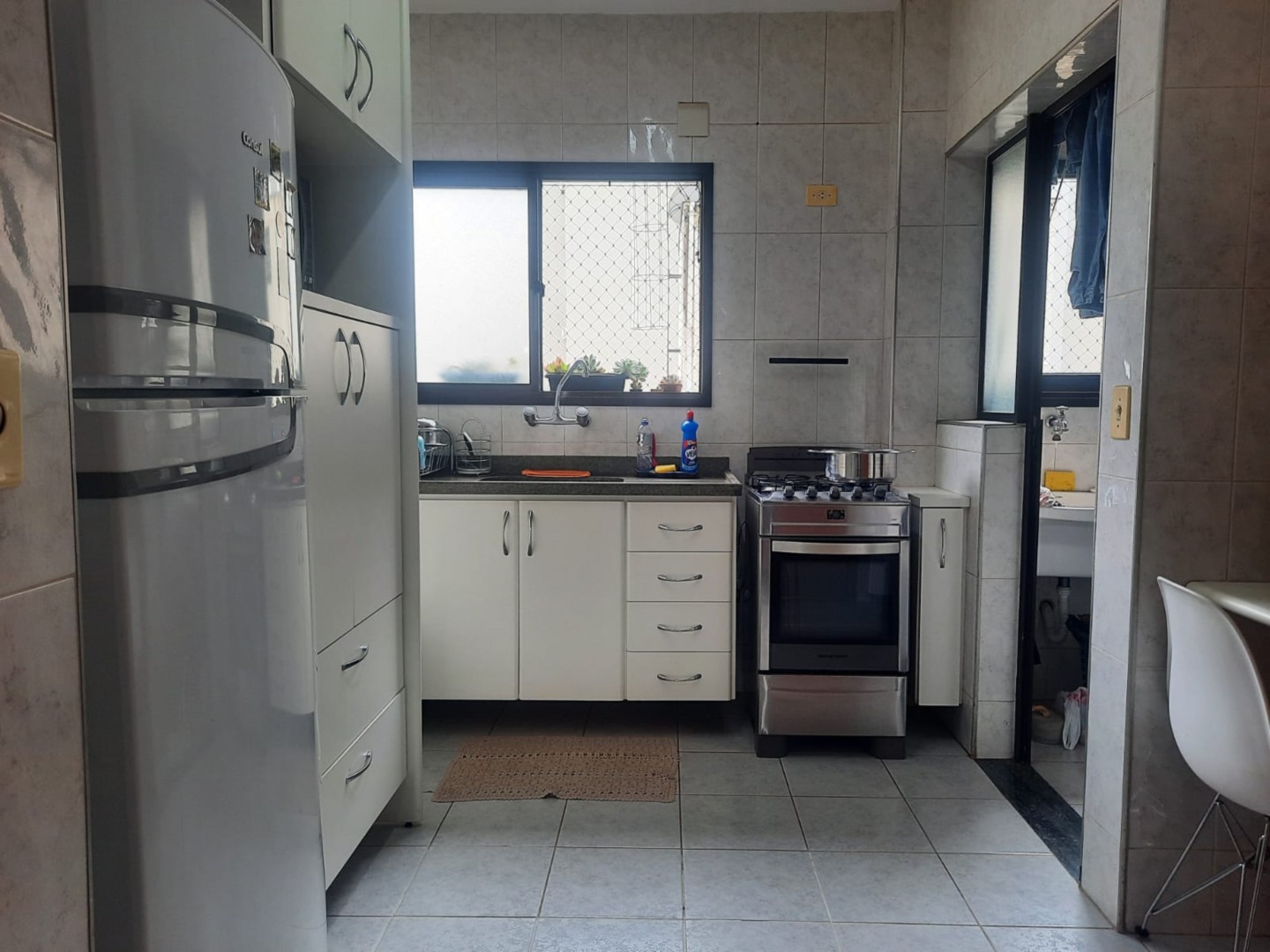 Apartamento para locacao no Centro em Londrina com 89,56m² por R$ 2.300,00