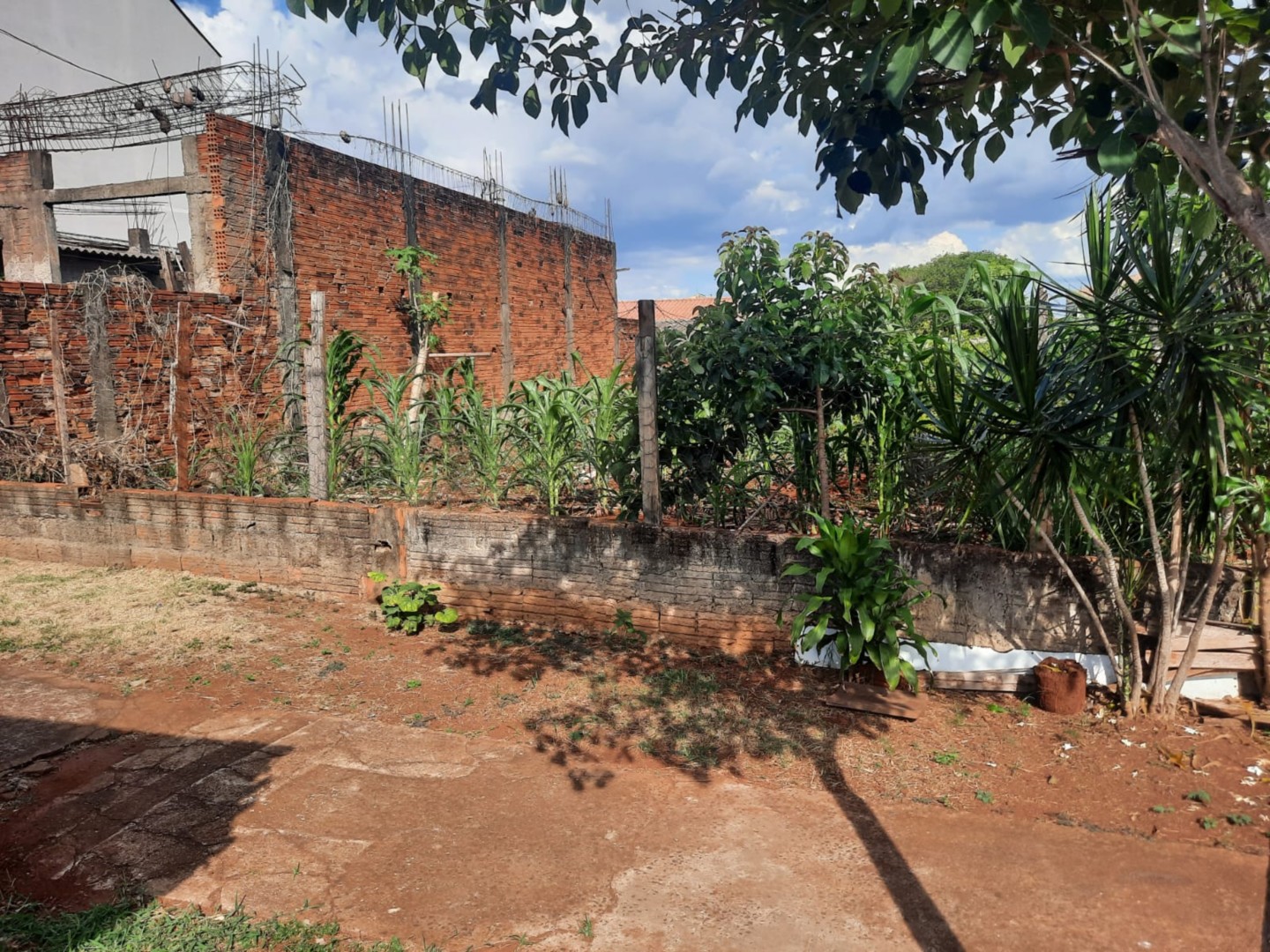 Terreno para venda no Jardim Tokio em Londrina com 302,5m² por R$ 270.000,00
