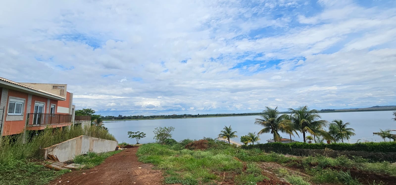 Terreno para venda no Centro em Sertaneja com 2.356,41m² por R$ 1.300.000,00