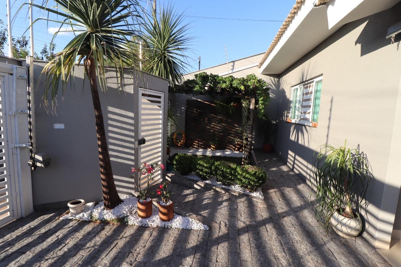 Casa para venda no Jardim Neman Sahyun em Londrina com 150m² por R$ 650.000,00