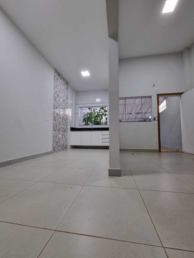 Casa para venda no California em Londrina com 70m² por R$ 330.000,00