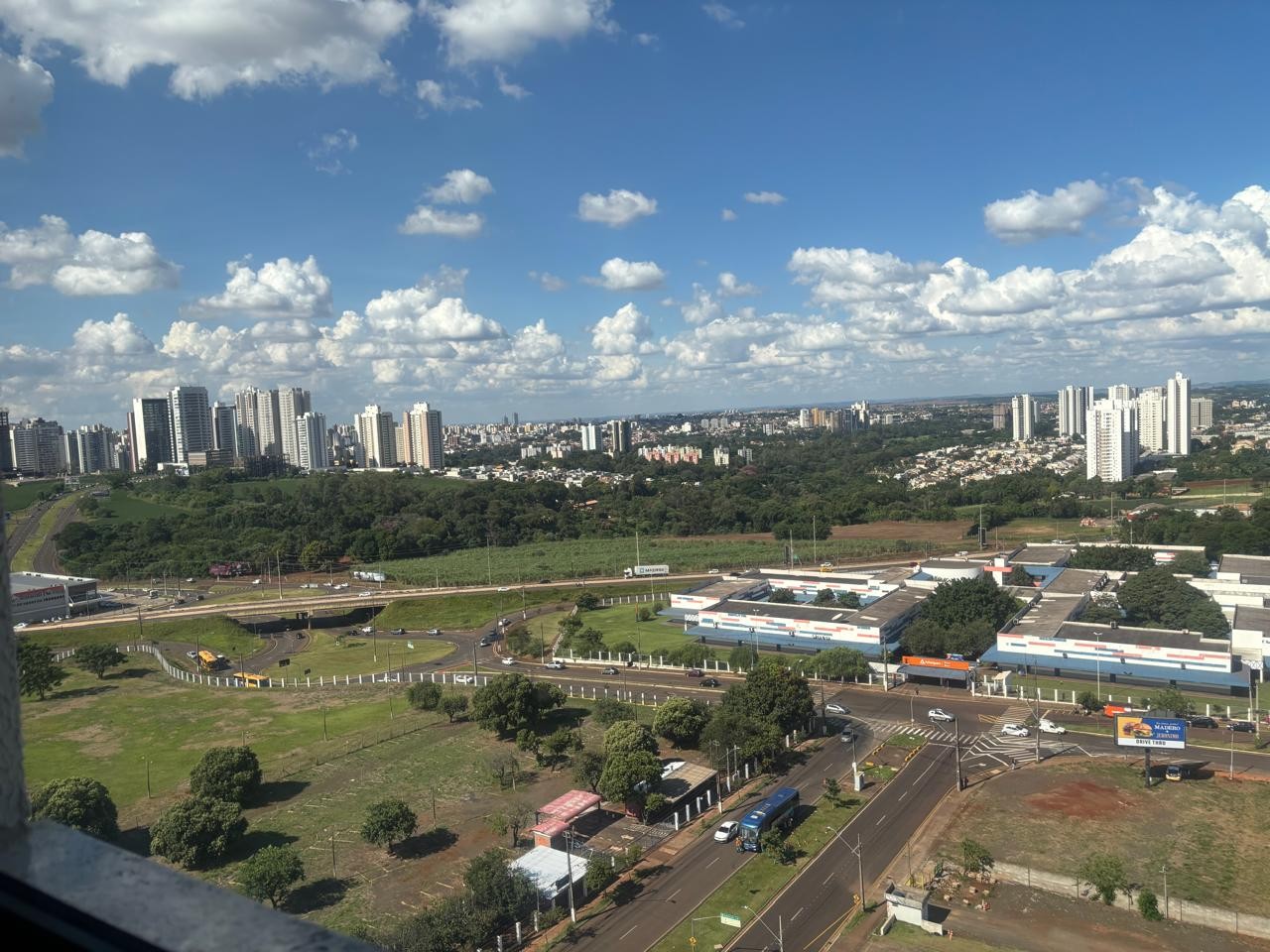Apartamento para venda no Vivendas do Arvoredo em Londrina com 70m² por R$ 580.000,00
