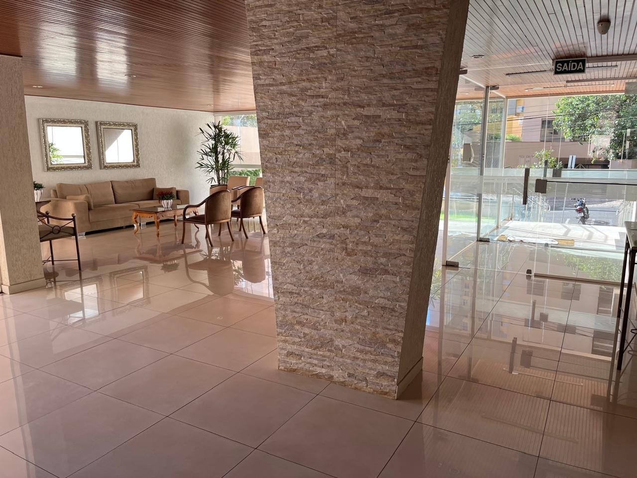 Apartamento para locacao no Centro em Londrina com 100m² por R$ 2.200,00
