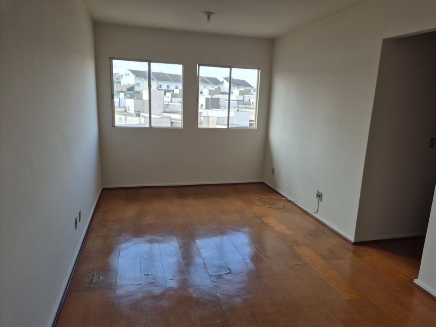Apartamento para locacao no Industrial em Londrina com 0m² por R$ 900,00
