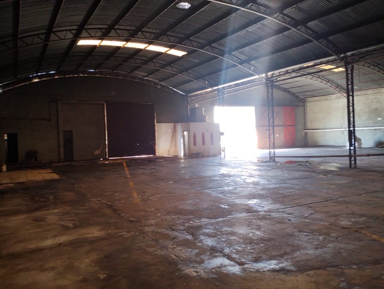 Barracão/galpão para locacao no Parque Industrial Cacique em Londrina com 1.900m² por R$ 16.000,00