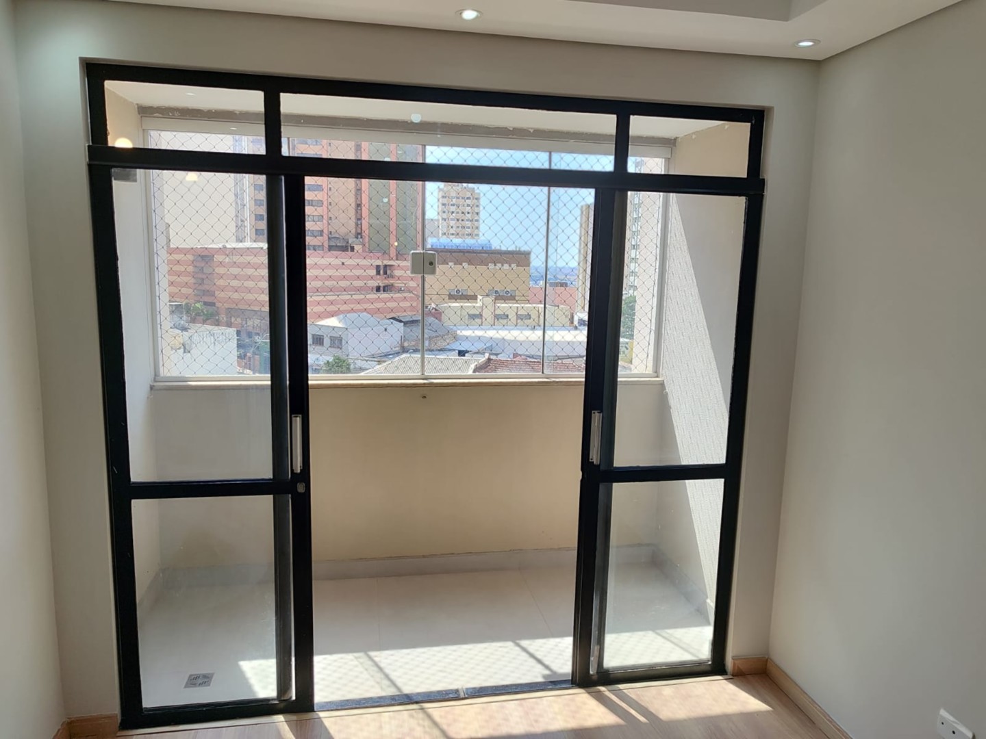 Apartamento para venda no Centro em Londrina com 64m² por R$ 390.000,00