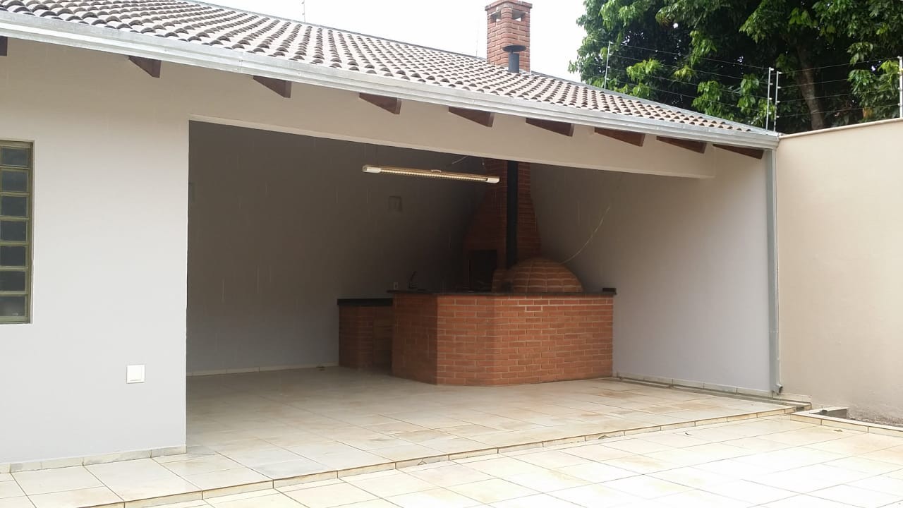 Casa para venda no California em Londrina com 255,31m² por R$ 830.000,00