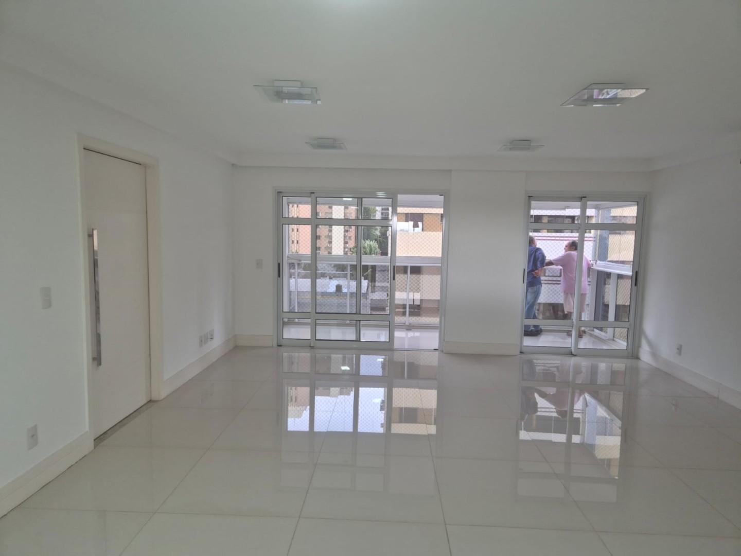 Apartamento para locacao no Centro em Londrina com 200m² por R$ 6.500,00