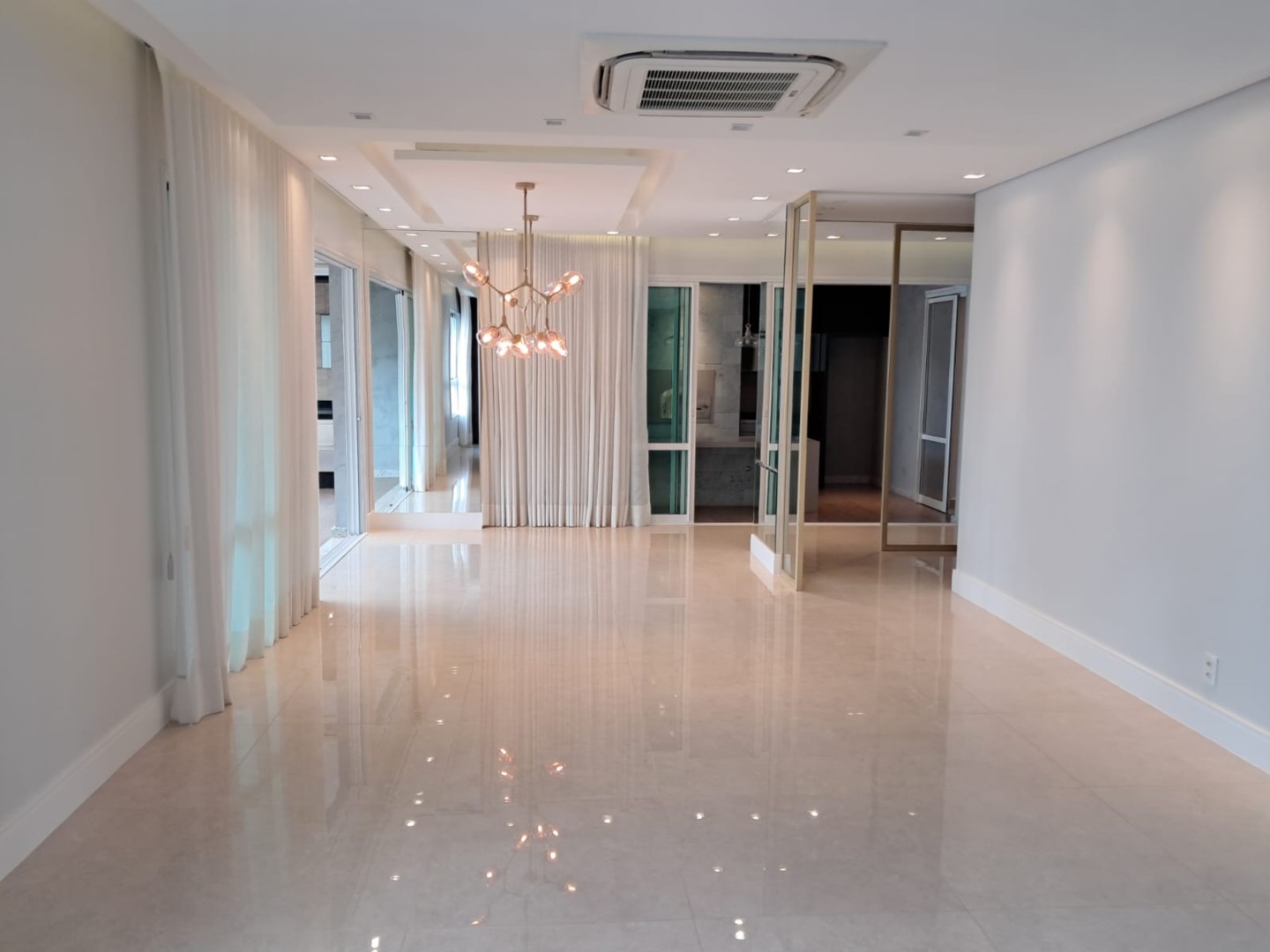 Apartamento para venda no Gleba Fazenda Palhano em Londrina com 236m² por R$ 2.700.000,00