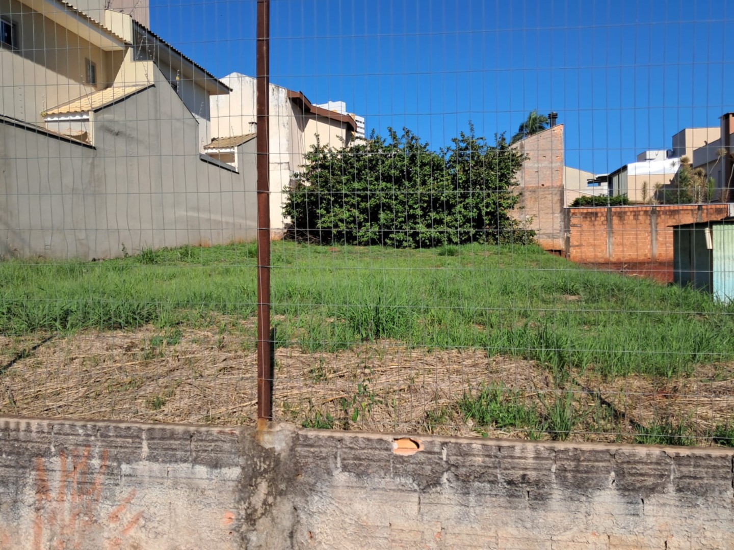 Terreno para venda no Jardim Central Park em Londrina com 0m² por R$ 580.000,00
