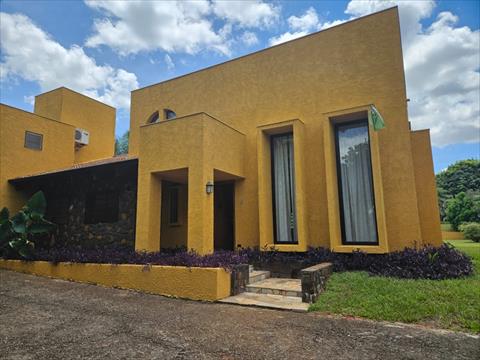 Casa para locacao no Recanto do Salto em Londrina com 400m² por R$ 12.000,00
