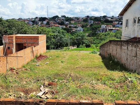 Terreno para venda no Columbia em Londrina com 0m² por R$ 95.000,00
