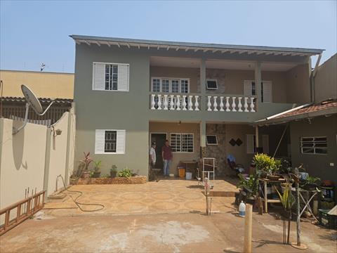 Casa para venda no Conjunto Cafe em Londrina com 155m² por R$ 800.000,00