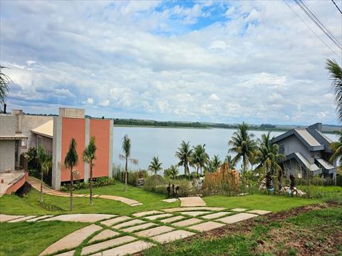 Terreno para venda no Centro em Sertaneja com 2.356,41m² por R$ 1.300.000,00