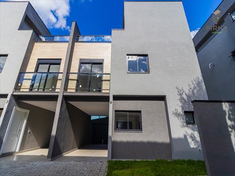 Sobrado para venda no Uberaba em Curitiba com 124,65m² por R$ 685.000,00
