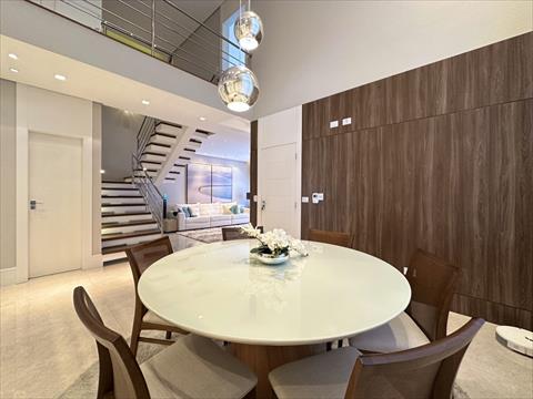 Casa de Condomínio para venda no Boqueirao em Curitiba com 246m² por R$ 2.200.000,00