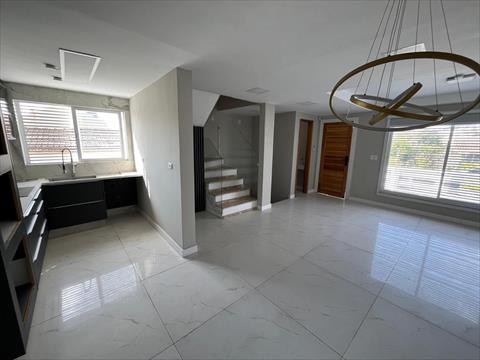 Sobrado para venda no Xaxim em Curitiba com 200m² por R$ 1.380.000,00