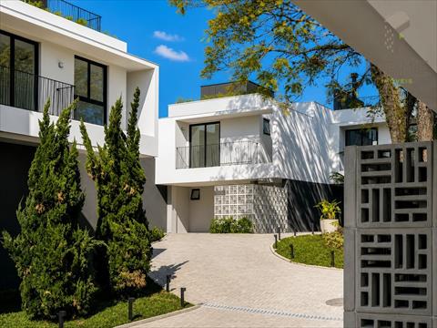 Sobrado para locacao no Guabirotuba em Curitiba com 175m² por R$ 17.865,00