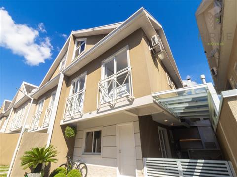 Sobrado para venda no Xaxim em Curitiba com 94,41m² por R$ 760.000,00