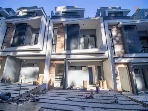 Sobrado para venda no Boqueirao em Curitiba com 179,18m² por R$ 1.131.000,00