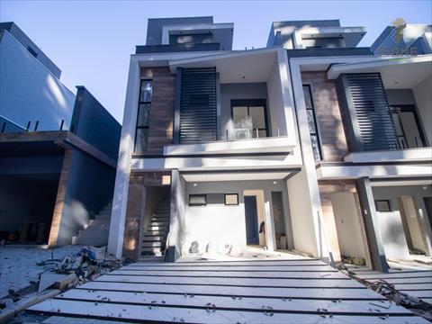 Sobrado para venda no Boqueirao em Curitiba com 179,18m² por R$ 1.131.000,00
