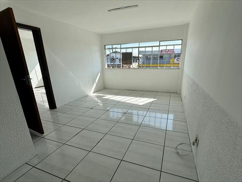 Sala Comercial para locacao no Sitio Cercado em Curitiba com 45m² por R$ 2.062,50
