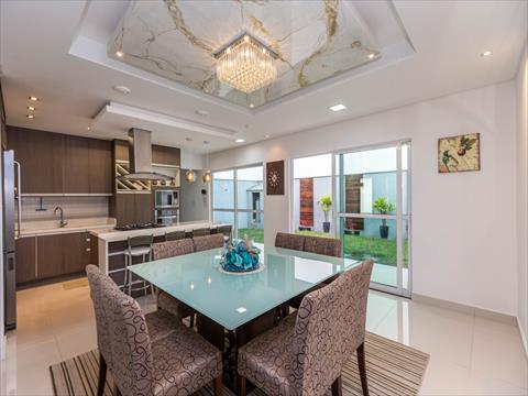 Casa de Condomínio para venda no Boqueirao em Curitiba com 330m² por R$ 1.890.000,00
