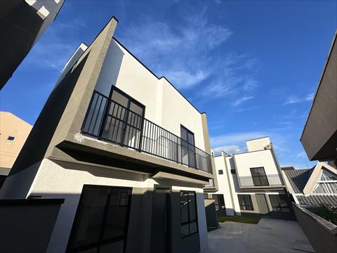 Sobrado para venda no Xaxim em Curitiba com 142m² por R$ 677.000,00