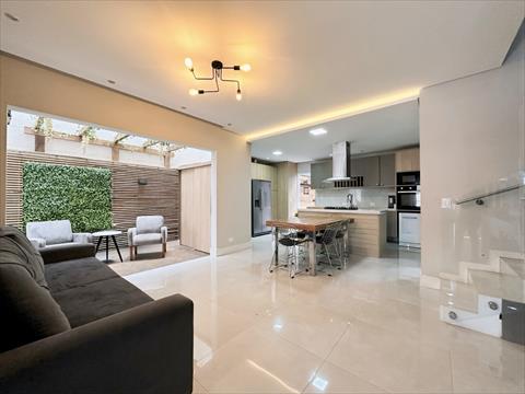 Casa de Condomínio para venda no Uberaba em Curitiba com 215m² por R$ 1.100.000,00