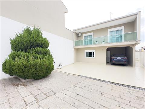 Sobrado para venda no Xaxim em Curitiba com 170m² por R$ 800.000,00