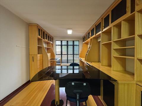 Sala Comercial para locacao no Xaxim em Curitiba com 40,45m² por R$ 2.125,00