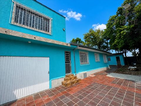 Casa Residencial para locacao no Santo Inacio em Curitiba com 224,07m² por R$ 3.375,00