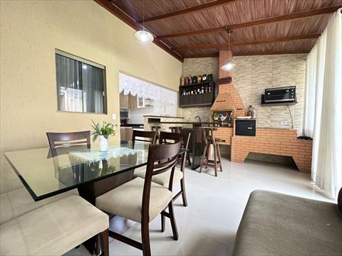 Sobrado para venda no Alto Taruma em Pinhais com 180m² por R$ 650.000,00