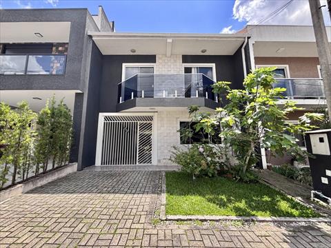 Sobrado para venda no Pinheirinho em Curitiba com 208m² por R$ 1.200.000,00