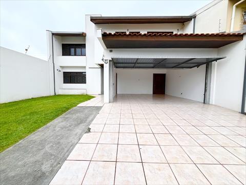 Casa para locacao no Xaxim em Curitiba com 330m² por R$ 5.375,00