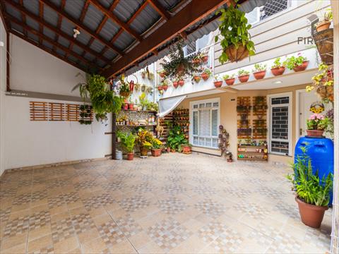 Sobrado para venda no Xaxim em Curitiba com 101,92m² por R$ 575.900,00