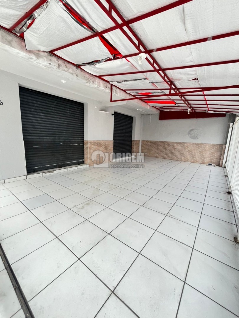 Loja para locacao no Hauer em Curitiba com 53m² por R$ 2.777,78